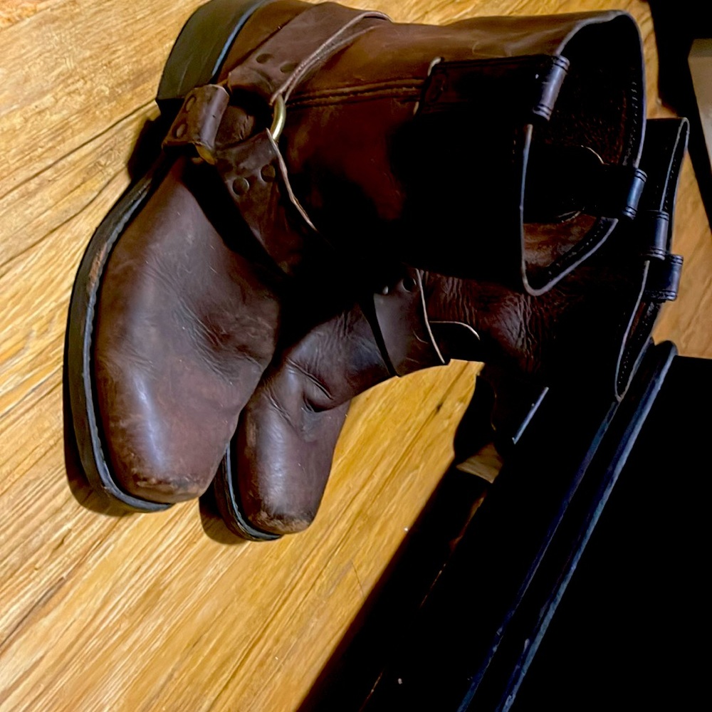 Frye boots size 9 1/2 men excellent condition